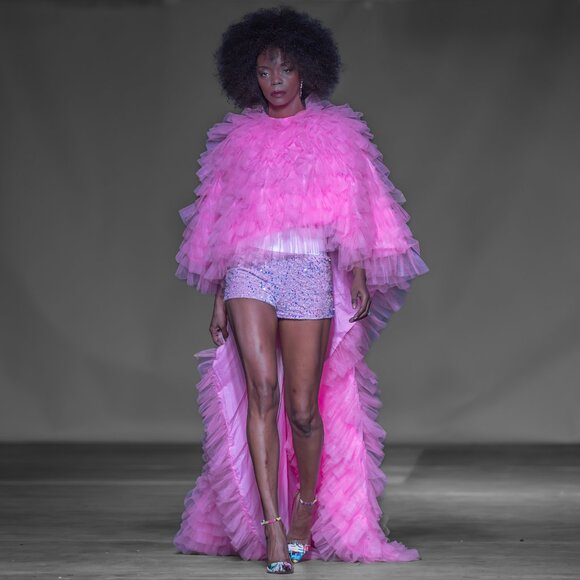 Floating Mini with Train - Picture 7 of 11